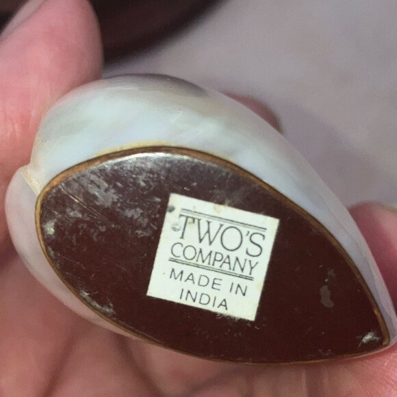 Vintage Two's Company Mother of Pearl Salt & Pepper Shakers Hinged India 1960’s - Picture 10 of 10